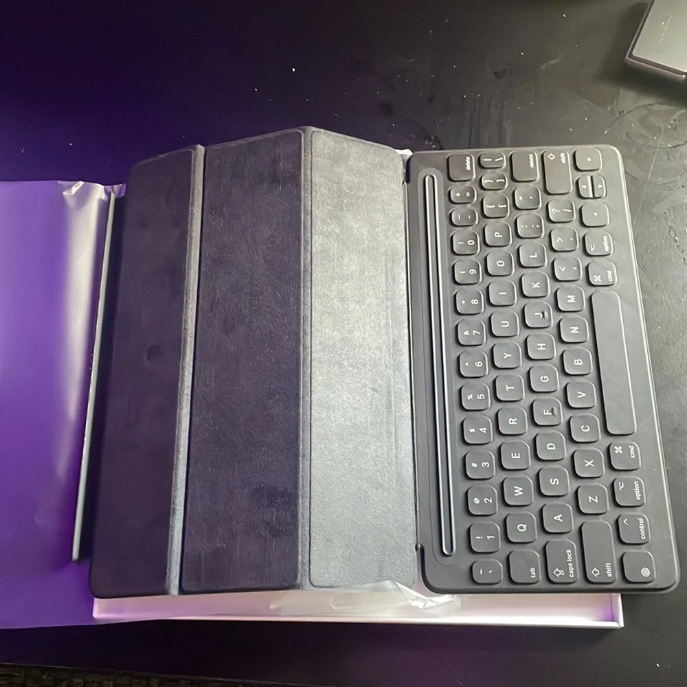 Apple smart key board 10.5 inch